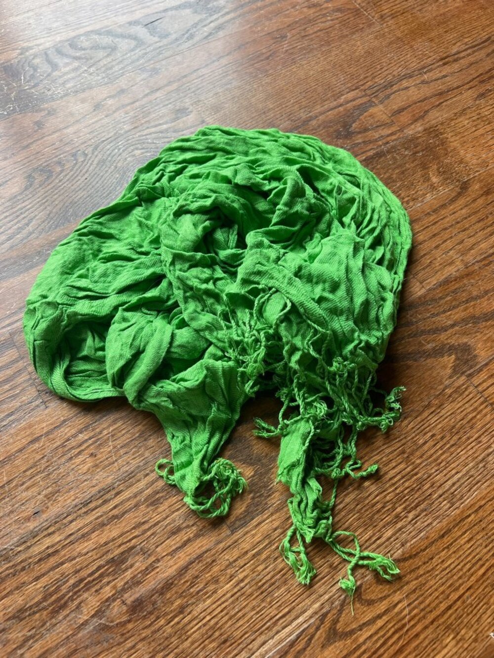 EUC Bright Green Crinkle Fringe Scarf Boho Lightweight Wrap O/S